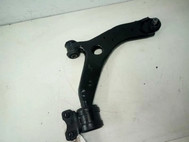 Brazo Suspension Inferior Delantero Derecho para Mazda 5 Berl. (Cr)