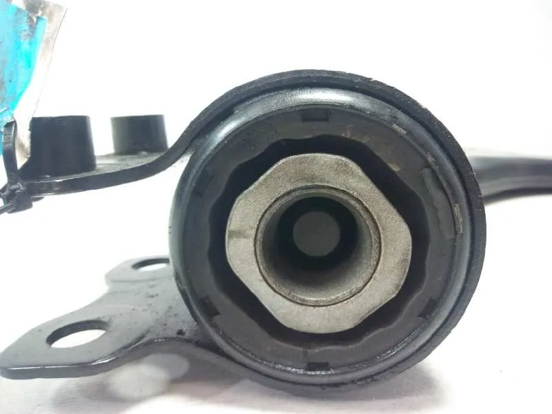 Brazo Suspension Inferior Delantero Derecho para Mazda 5 Berl. (Cr)