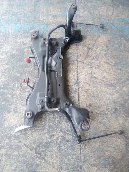 Puente Delantero para Mazda 5 Berl. (Cr)