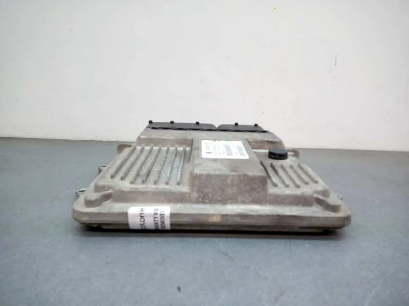 Centralita Motor Uce para Opel Combo (Corsa C)
