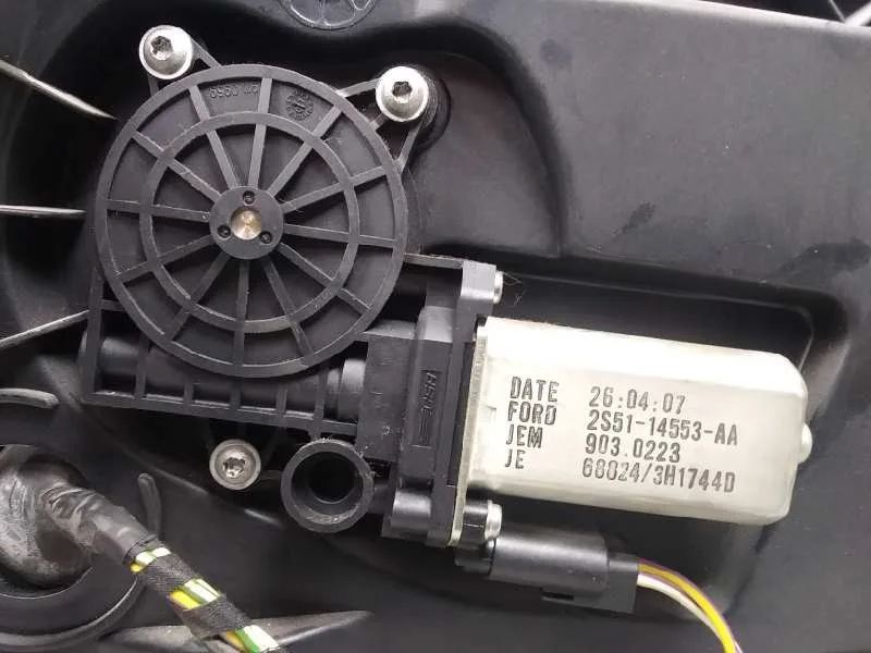 Elevalunas Delantero Derecho para Ford Fiesta (Cbk)