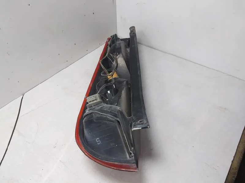 Piloto Trasero Derecho para Ford Fiesta (Cbk)
