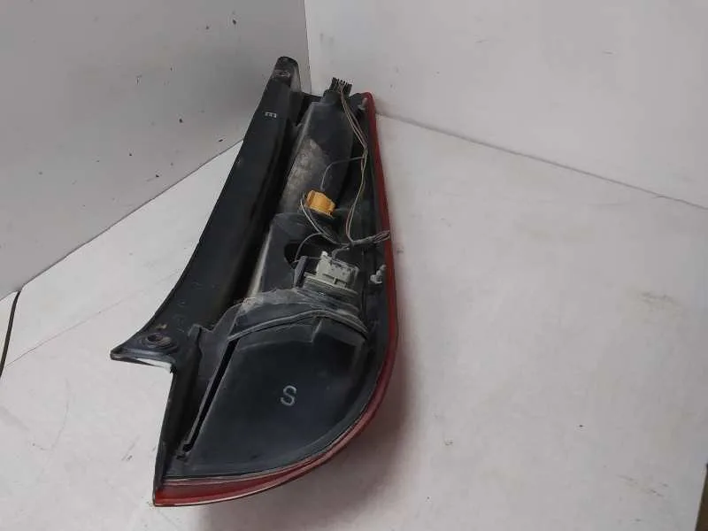 Piloto Trasero Izquierdo para Ford Fiesta (Cbk)