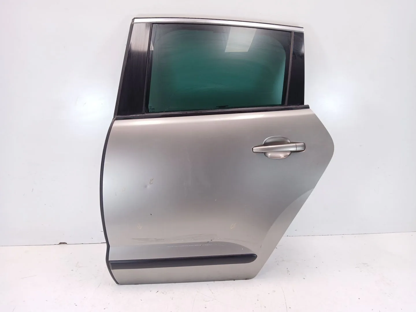 Puerta Trasera Izquierda para Peugeot 3008