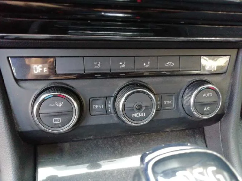 Mando Climatizador para Skoda Superb (3V3)