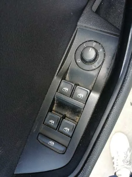 Mando Elevalunas Delantero Izquierdo para Skoda Superb (3V3)