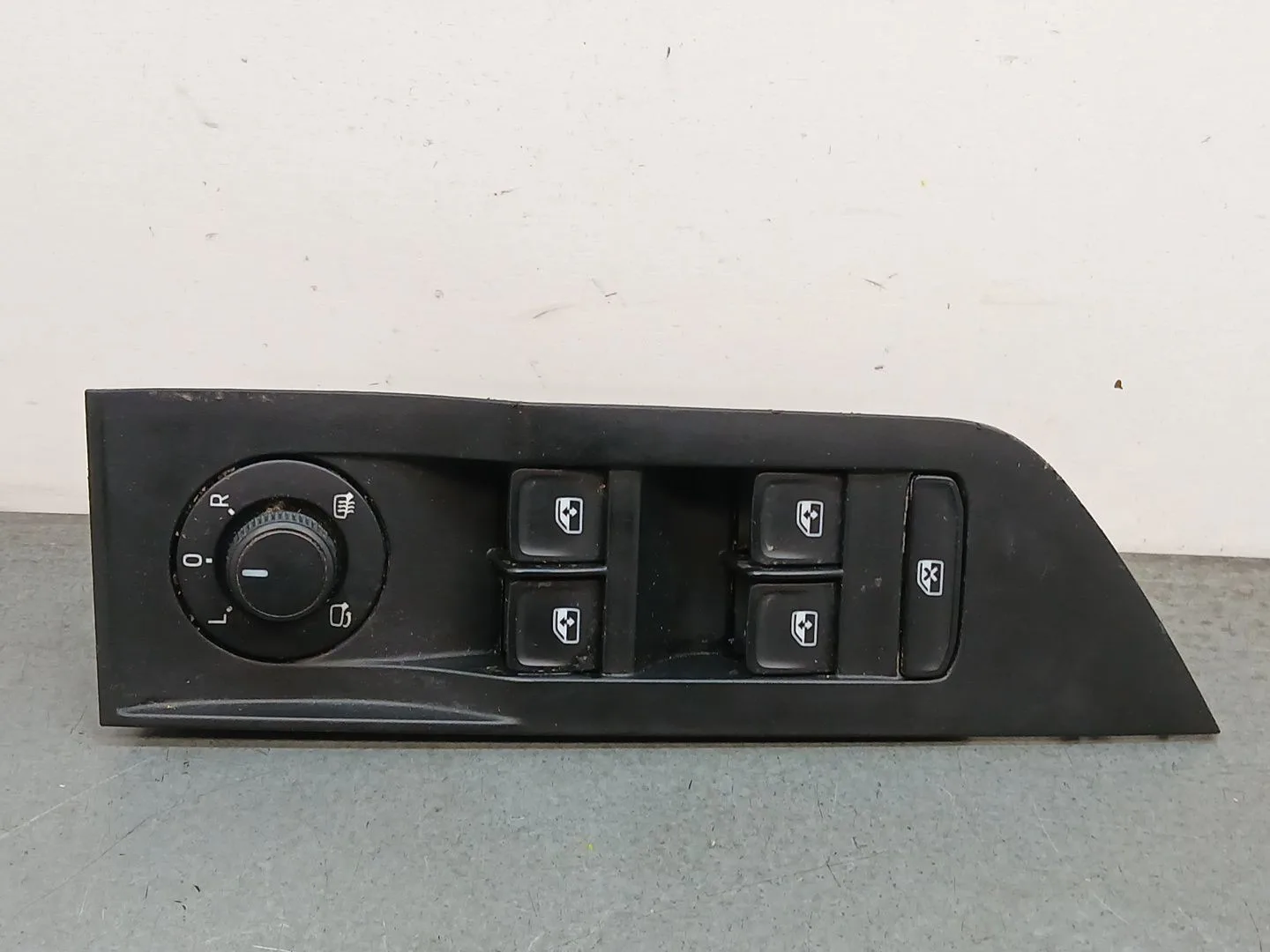 Mando Elevalunas Delantero Izquierdo para Skoda Superb (3V3)