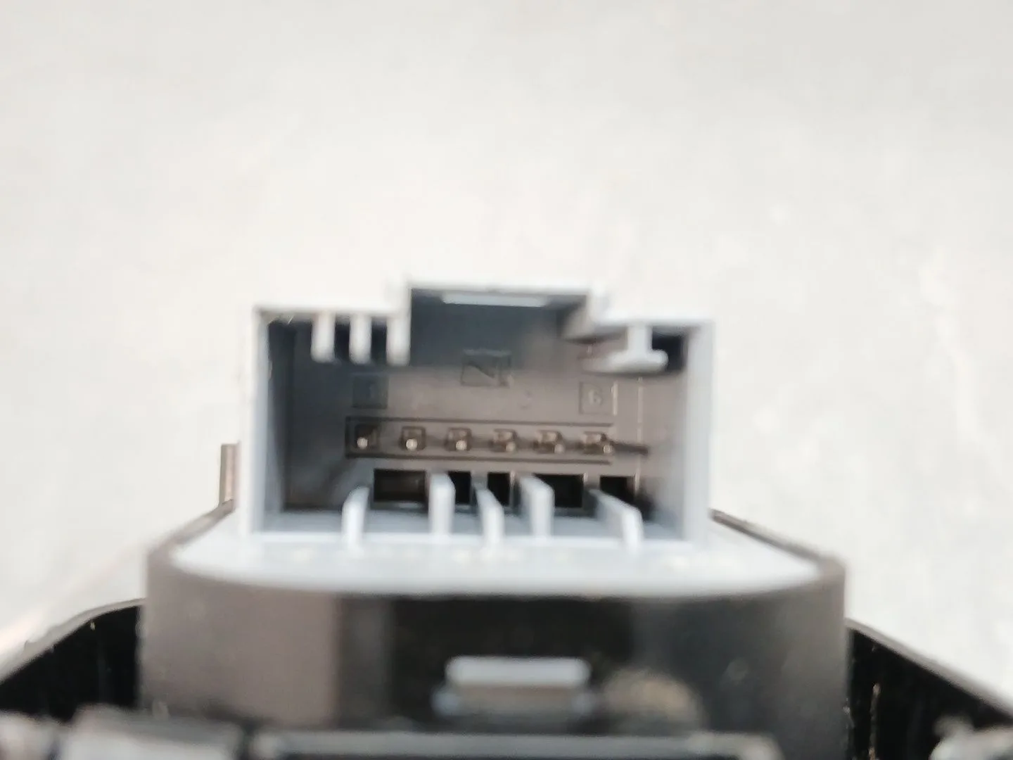 Mando Elevalunas Delantero Izquierdo para Skoda Superb (3V3)