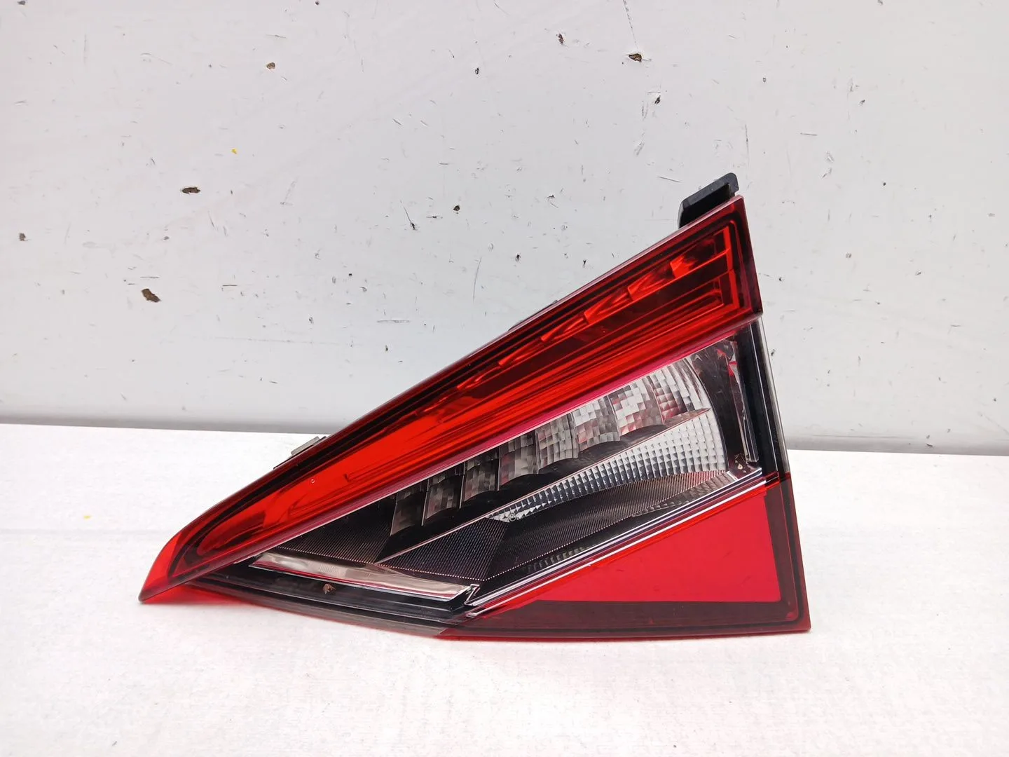 Piloto Trasero Derecho Interior para Skoda Superb (3V3)