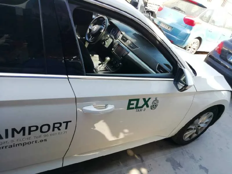 Puerta Delantera Derecha para Skoda Superb (3V3)
