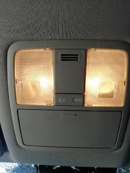 Luz Interior para Toyota Avensis Touring Sports