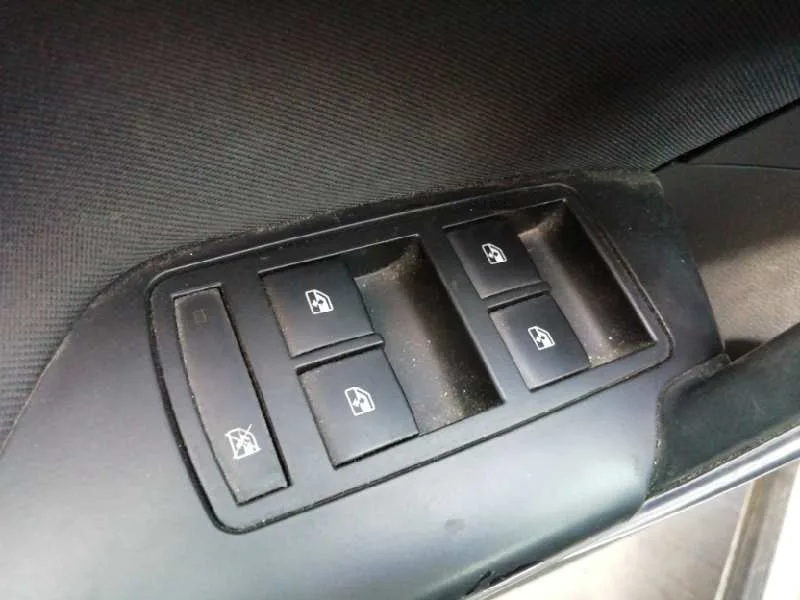 Mando Elevalunas Delantero Izquierdo para Opel Insignia Berlina
