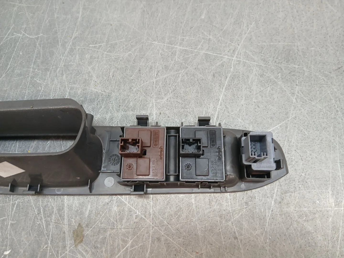 Mando Elevalunas Delantero Izquierdo para Seat Ibiza (6L1)