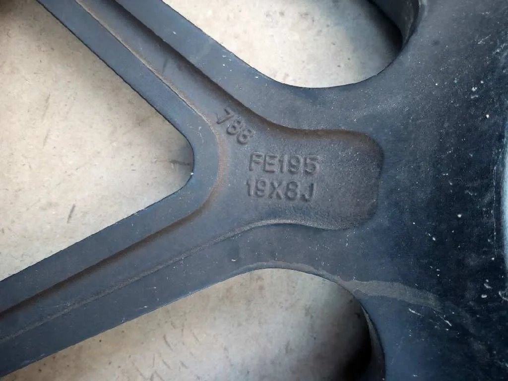 Llanta para Mercedes-Benz Clase C W205 C200 Bluetec