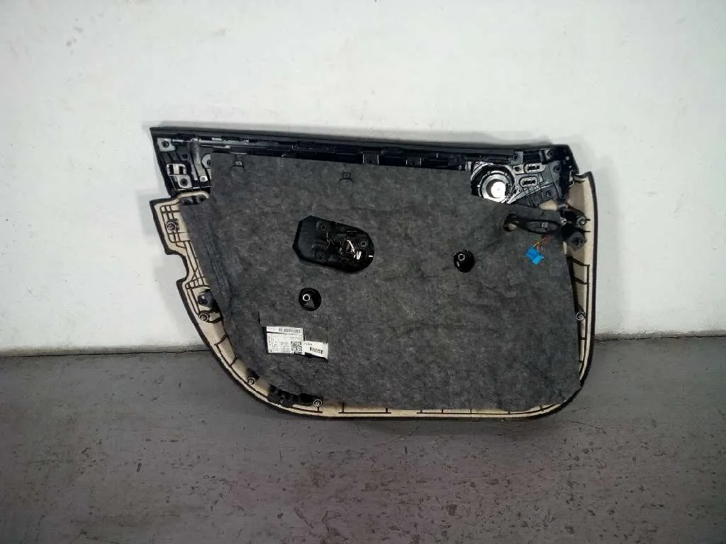 Guarnecido Puerta Delantera Derecha para Mercedes-Benz Clase C W205 C200 Bluetec