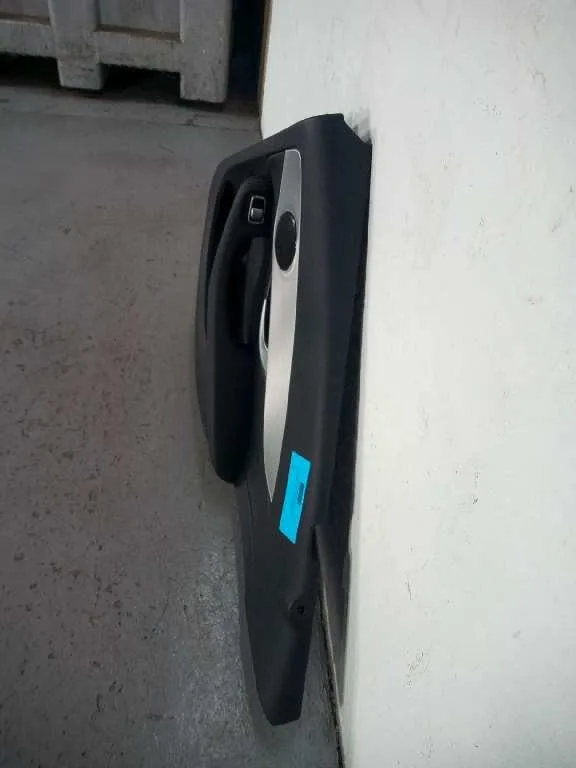 Guarnecido Puerta Trasera Derecha para Mercedes-Benz Clase C W205 C200 Bluetec