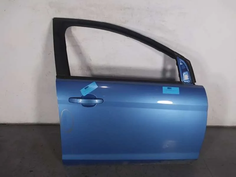 Puerta Delantera Derecha para Ford Focus Berlina (Cap)
