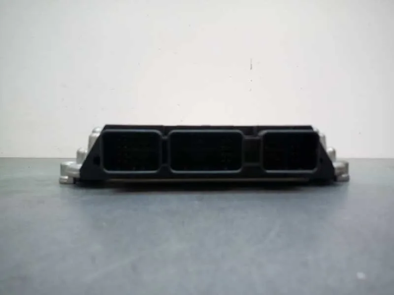 Centralita Motor Uce para Ford Focus Berlina (Cap)