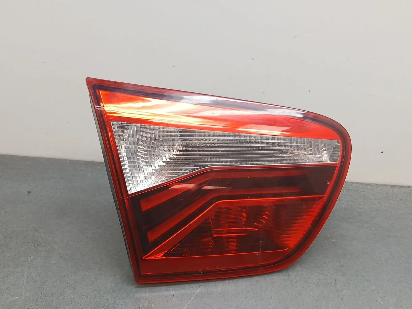 Piloto Trasero Izquierdo Interior para Seat Ibiza St (6J8)