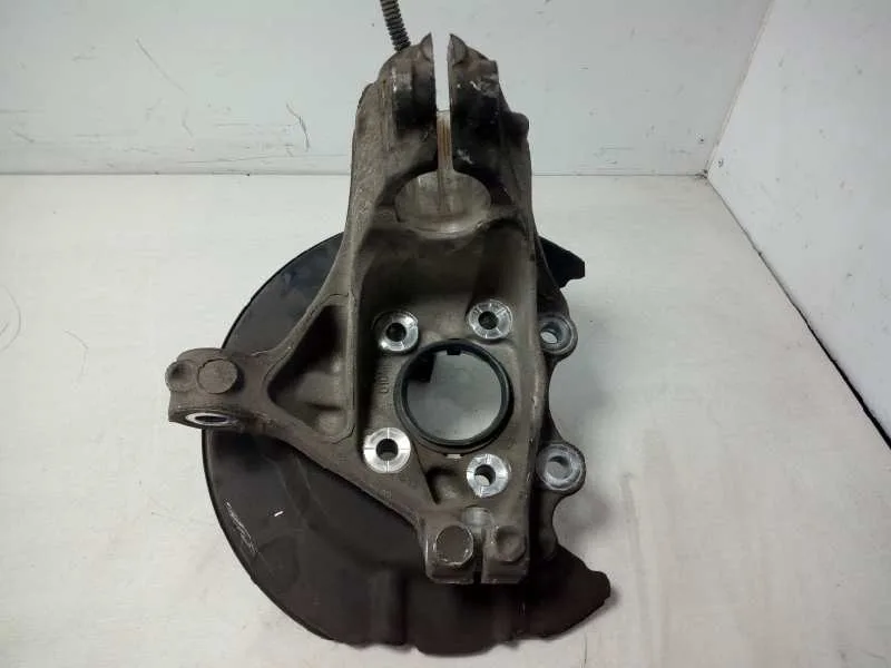 Mangueta Delantera Izquierda para Volvo V40
