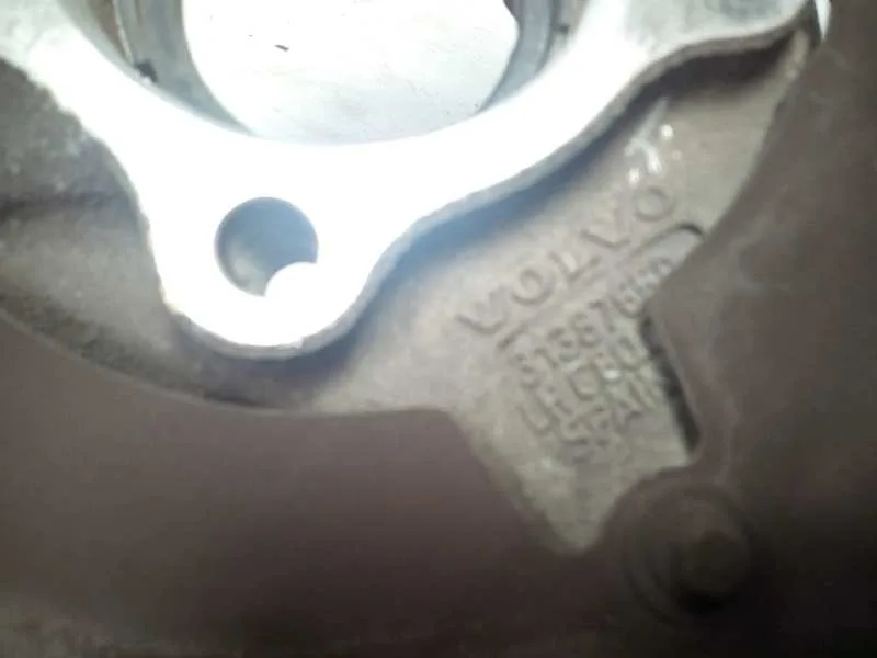 Mangueta Delantera Izquierda para Volvo V40
