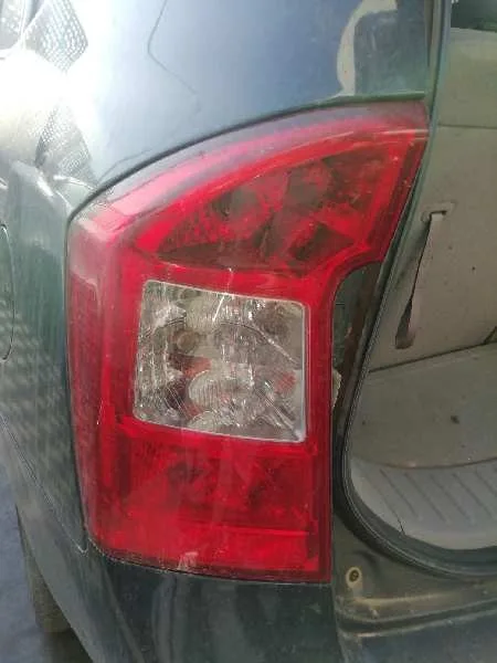 Piloto Trasero Izquierdo para Kia Carens (Un)