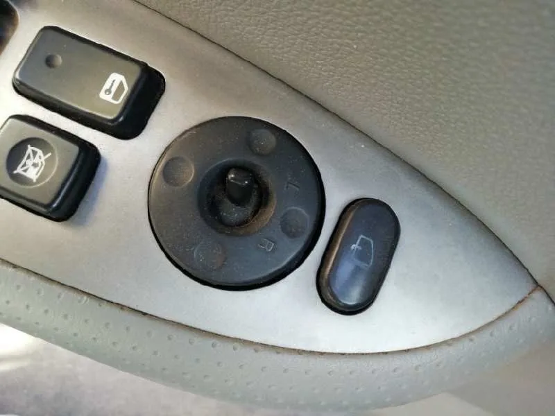 Retrovisor Derecho para Kia Carens (Un)