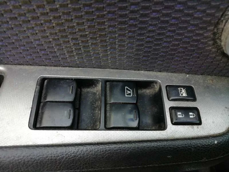Mando Elevalunas Delantero Izquierdo para Nissan Tiida (C11X/Sc11X)