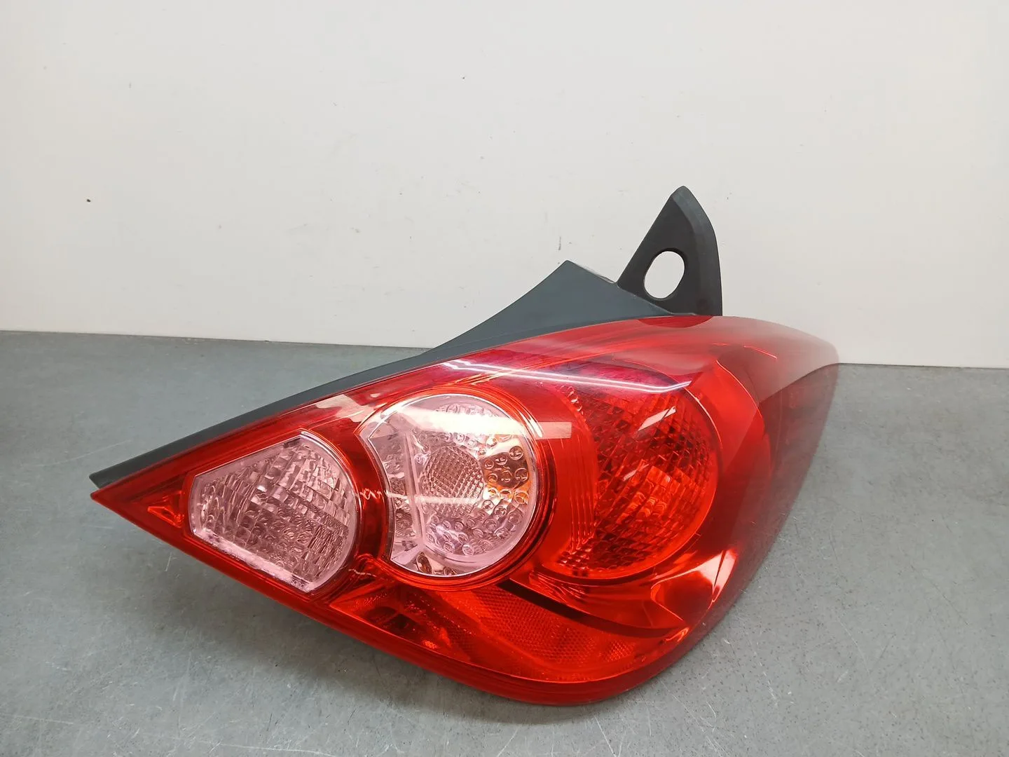 Piloto Trasero Derecho para Nissan Tiida (C11X/Sc11X)