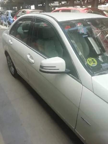 Puerta Delantera Derecha para Mercedes-Benz Clase C (W204) Berlina