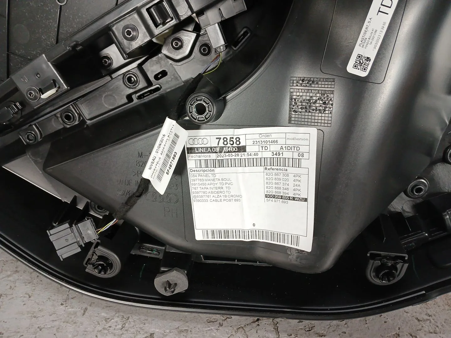 Guarnecido Puerta Trasera Derecha para Audi A1 Sportback (Gba)