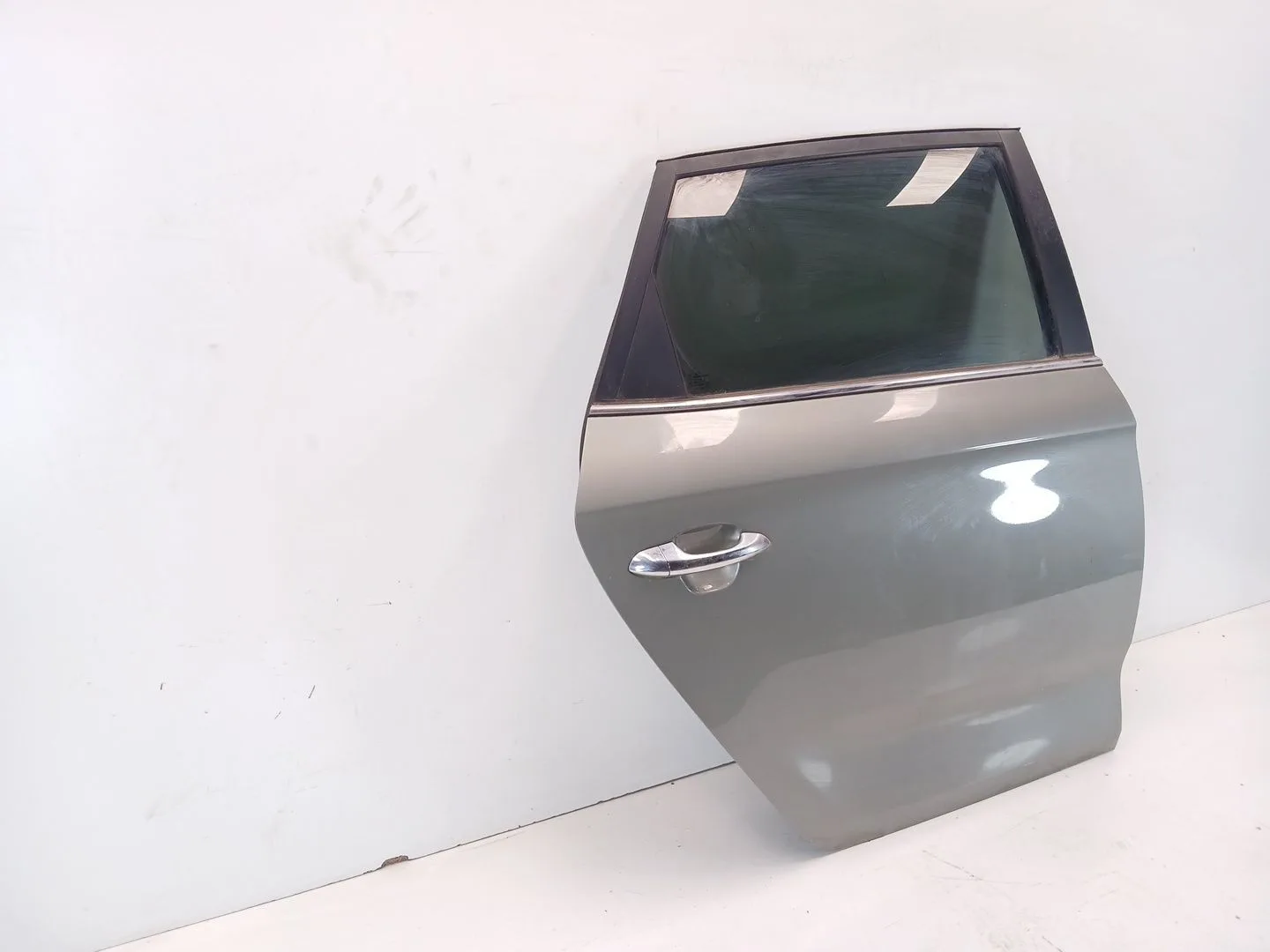 Puerta Trasera Derecha para Kia Carens ( )