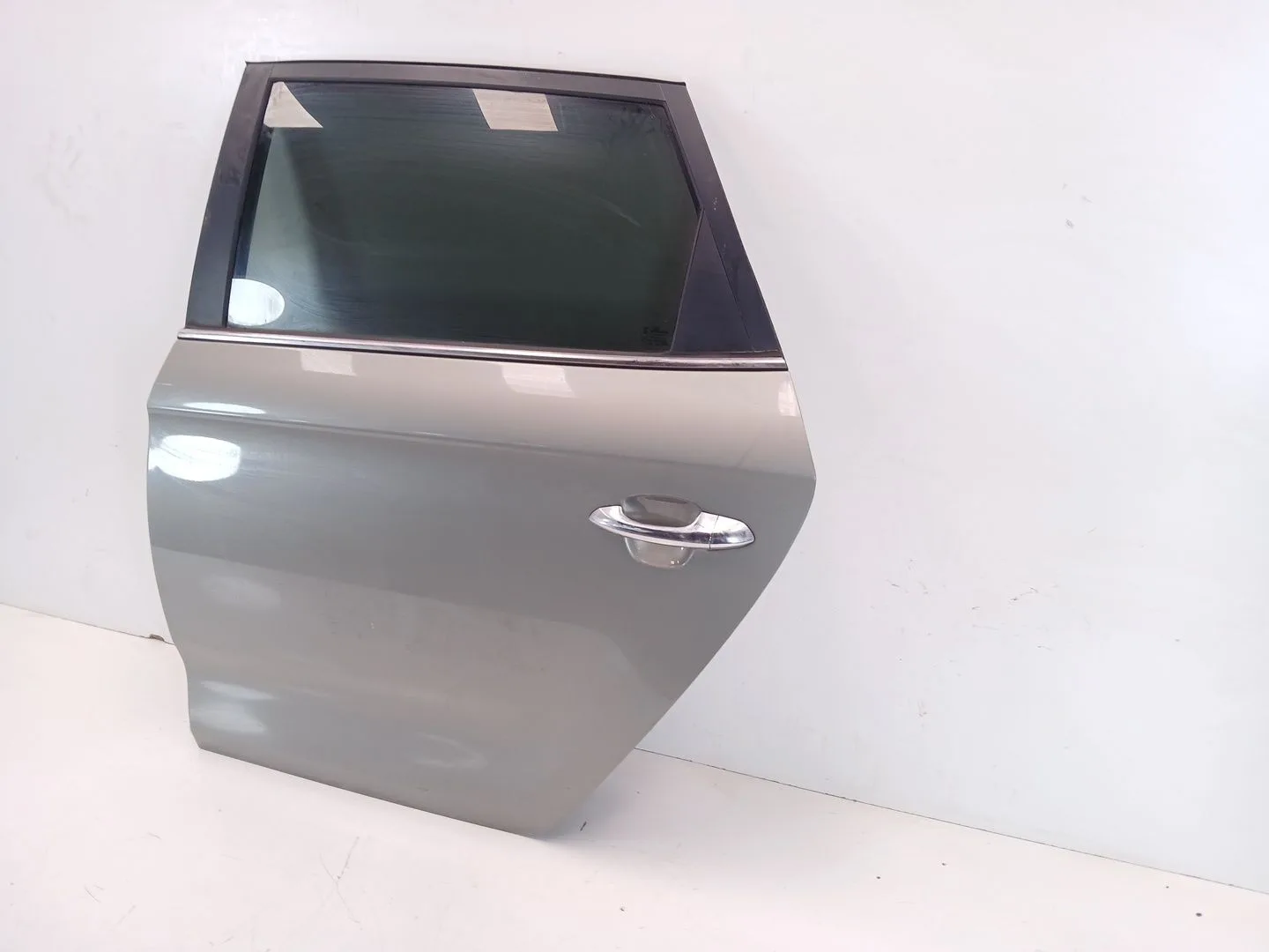 Puerta Trasera Izquierda para Kia Carens ( )