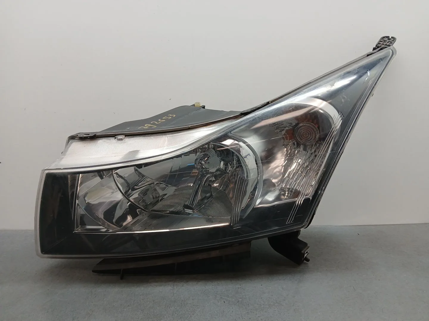 Faro Izquierdo para Chevrolet Cruze (J300)