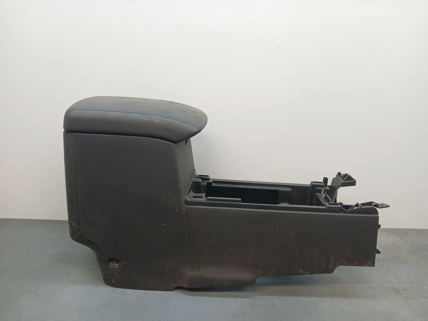 Apoyabrazos Central para Nissan Navara Np300 (D40)