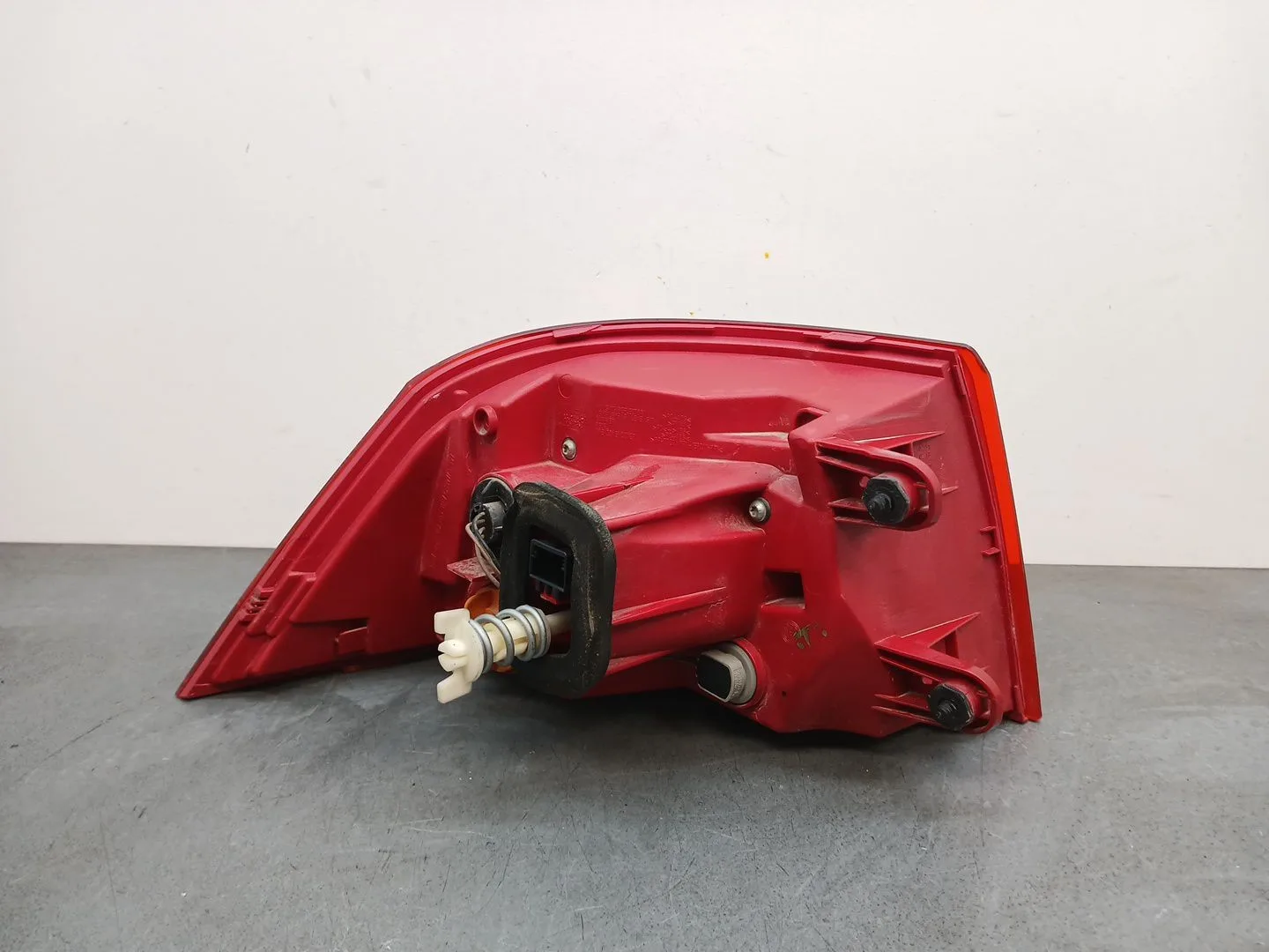 Piloto Trasero Derecho para Volkswagen Passat Lim. (362)