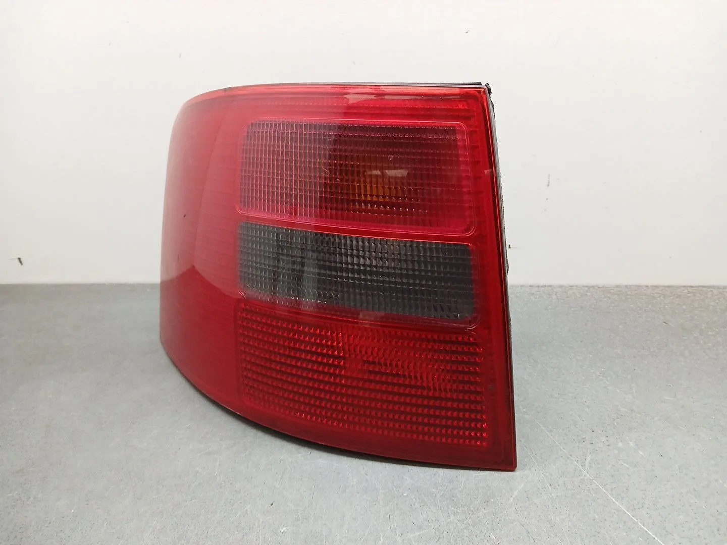 Piloto Trasero Izquierdo para Audi A6 C5 Avant (4B5, 4B6)
