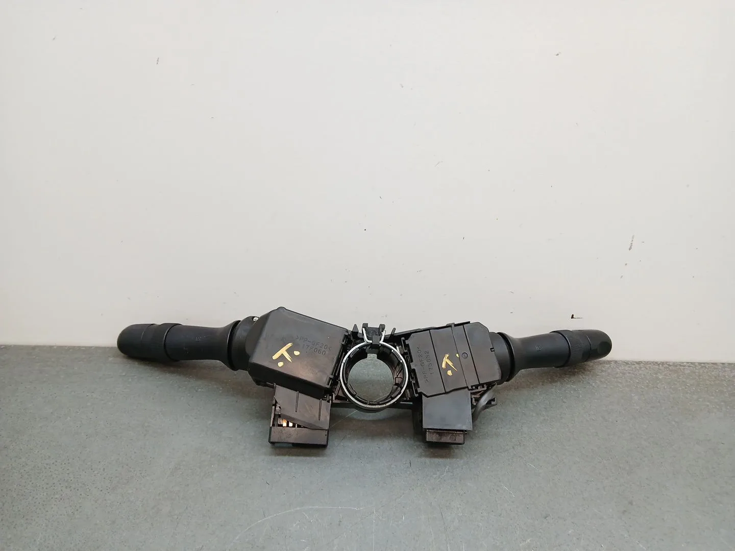 Mando Multifuncion para Toyota Prius (Nhw30)