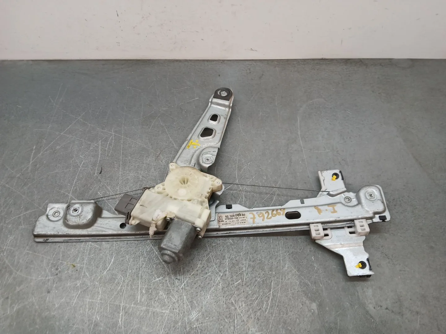 Elevalunas Delantero Izquierdo para Peugeot 5008 (0U_, 0E_)