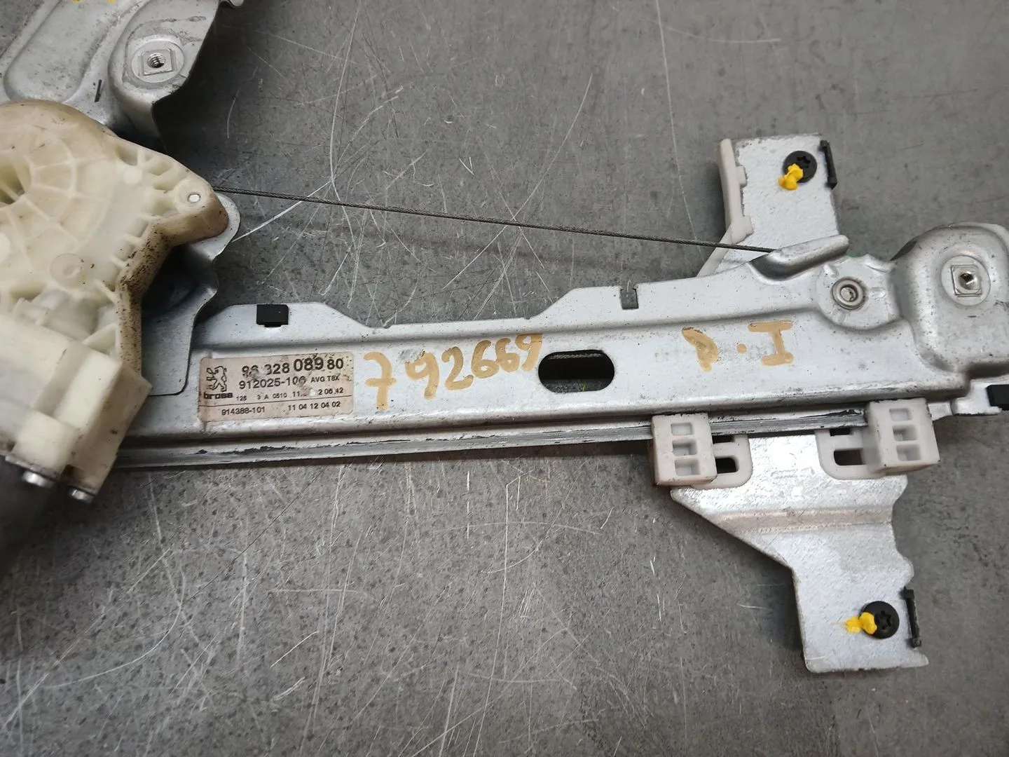 Elevalunas Delantero Izquierdo para Peugeot 5008 (0U_, 0E_)
