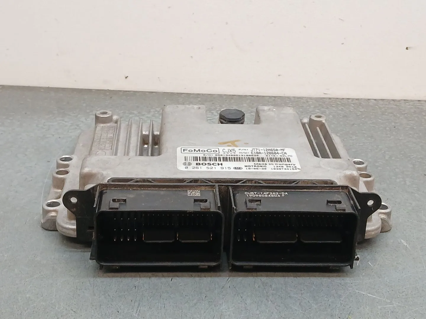 Centralita Motor Uce para Ford Transit Courier