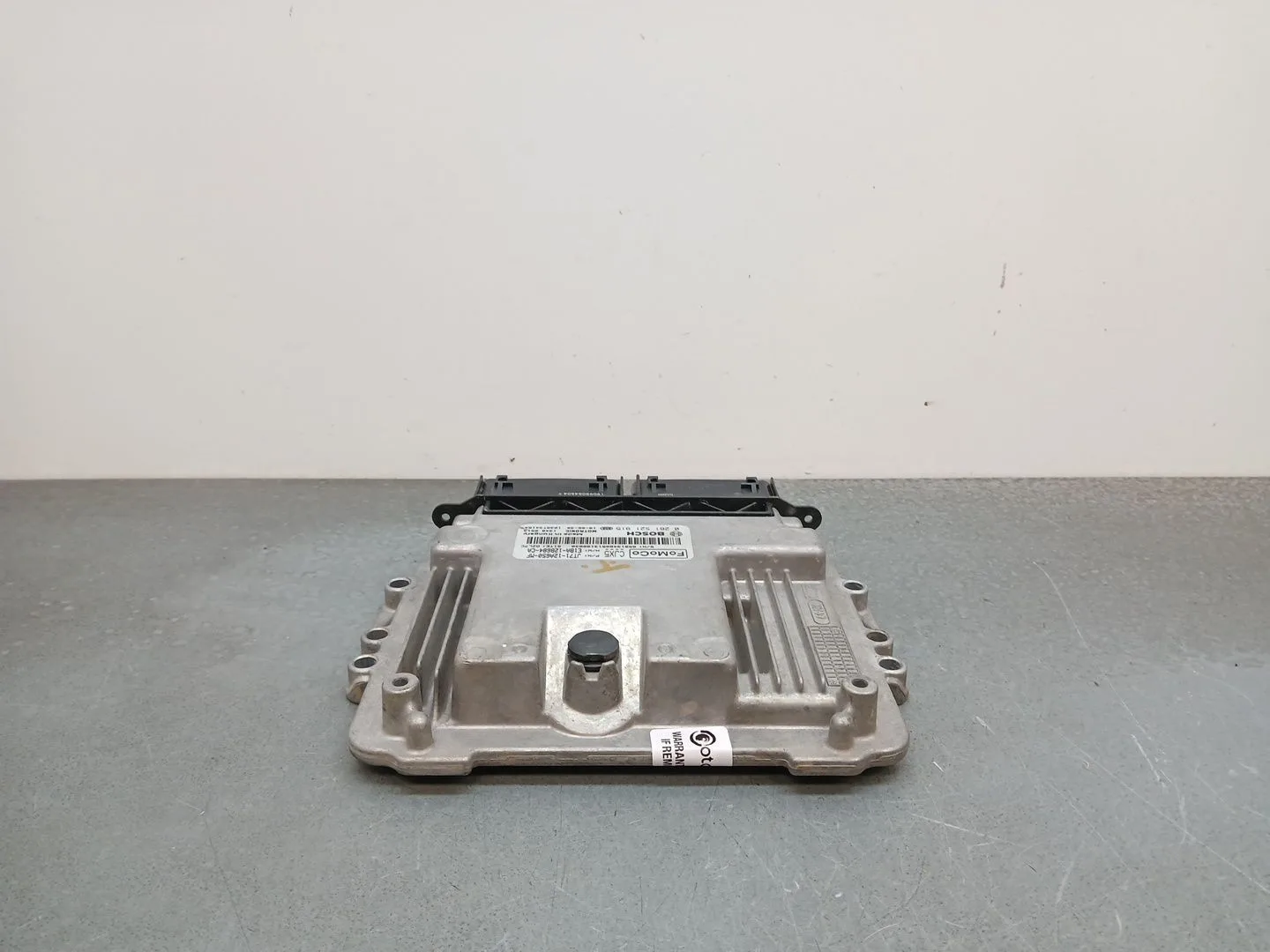 Centralita Motor Uce para Ford Transit Courier