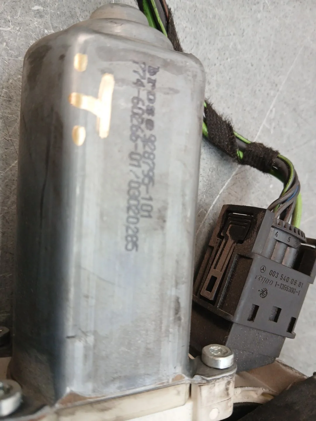 Elevalunas Delantero Izquierdo para Mercedes-Benz Vito Autobus (W639)