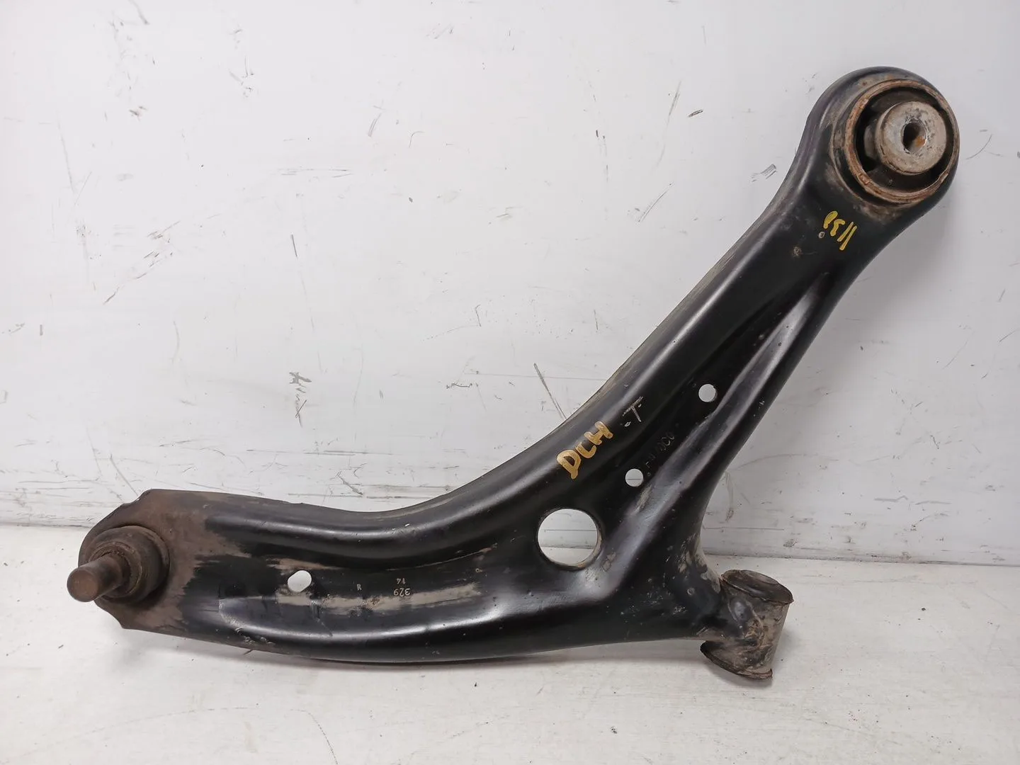 Brazo Suspension Inferior Delantero Derecho para Ford Fiesta (Ccn)