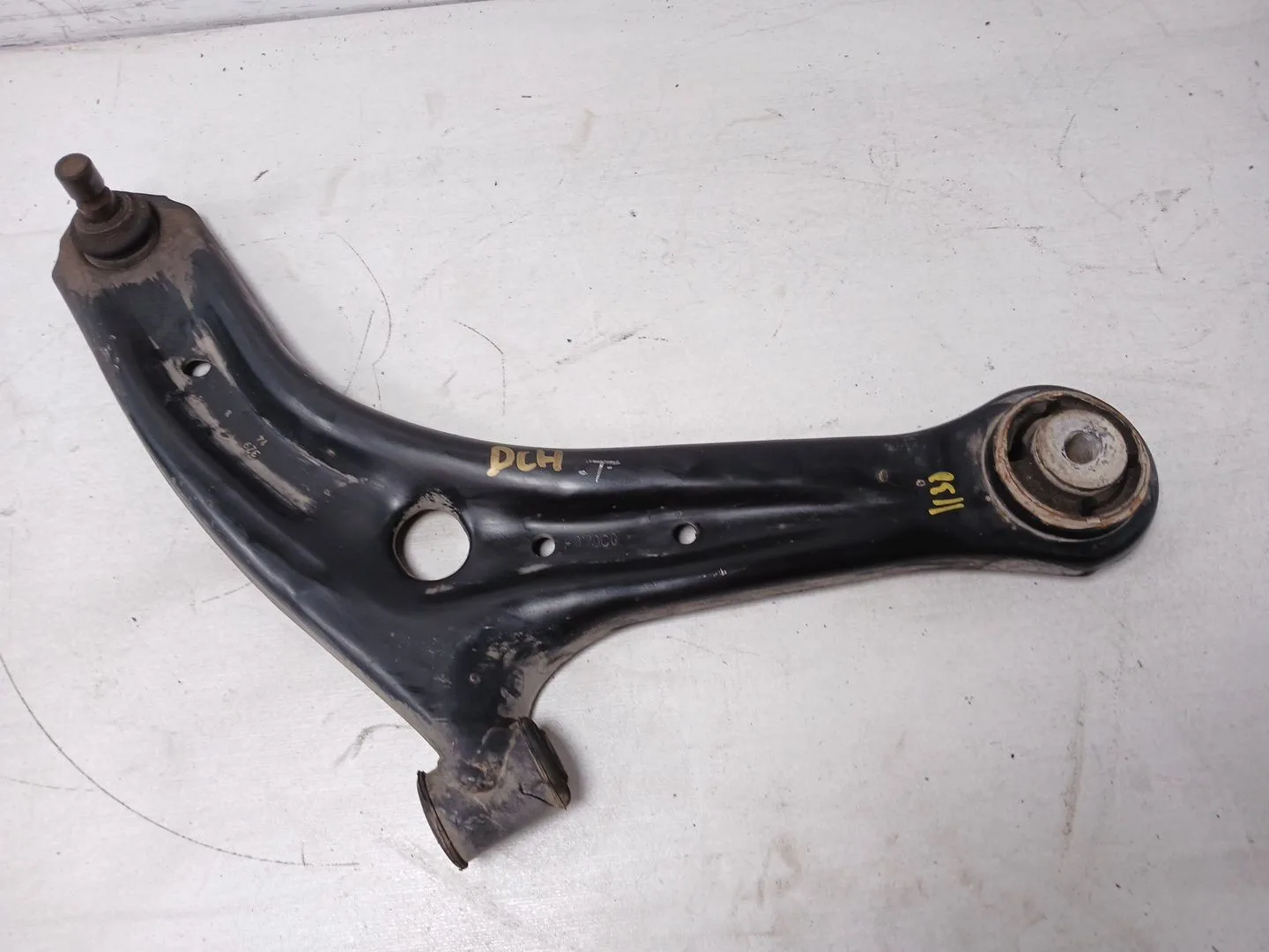 Brazo Suspension Inferior Delantero Derecho para Ford Fiesta (Ccn)