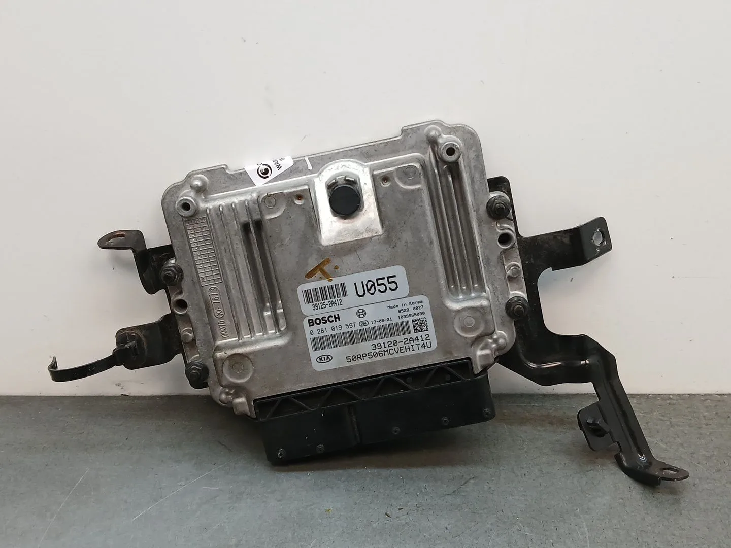 Centralita Motor Uce para Kia Carens Iv