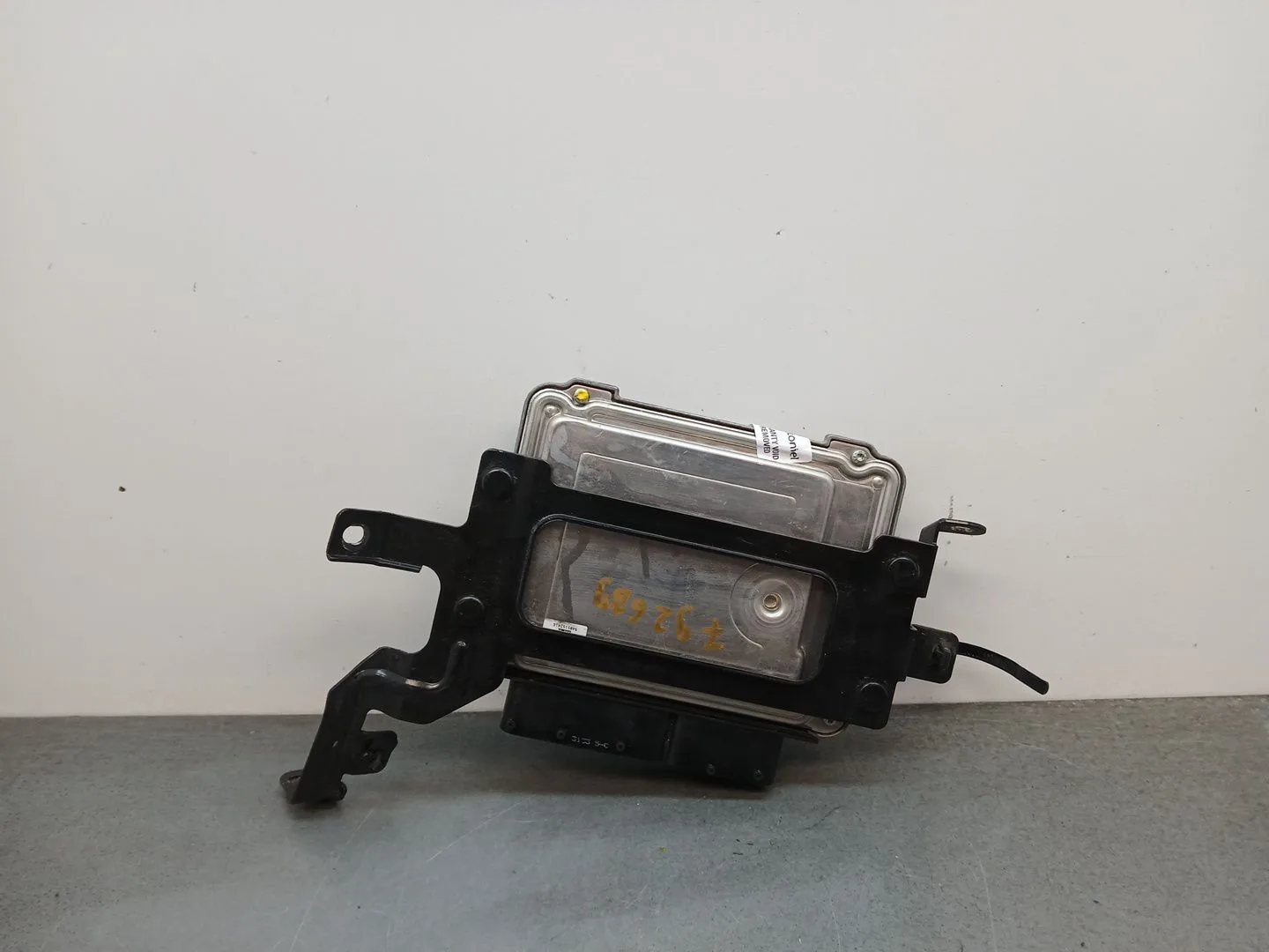Centralita Motor Uce para Kia Carens Iv