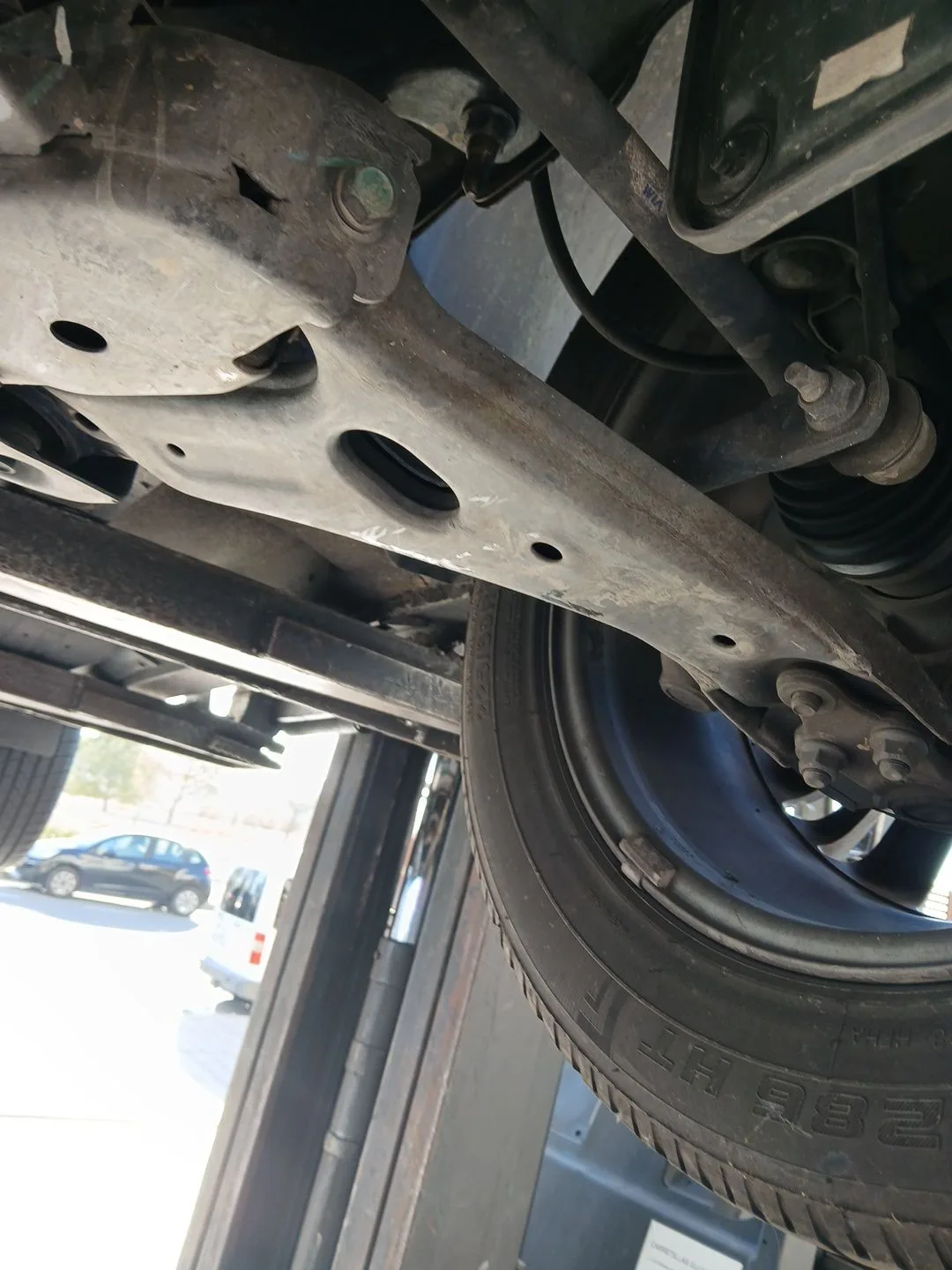 Brazo Suspension Inferior Delantero Izquierdo para Hyundai Ix35 (Lm, El, Elh)