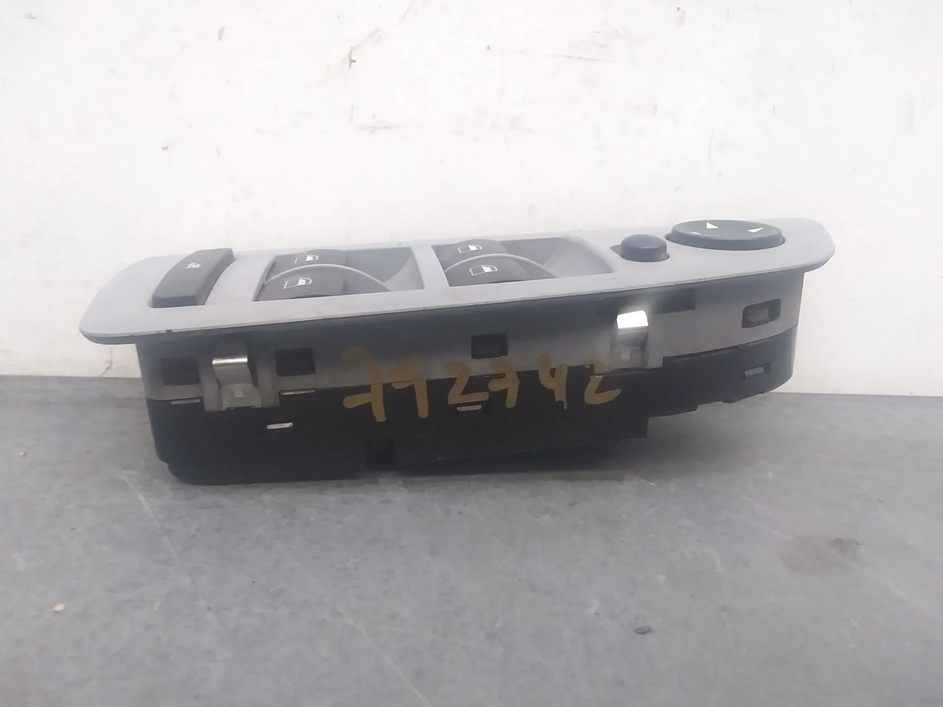 Mando Elevalunas Delantero Izquierdo para Bmw 1 (E87)