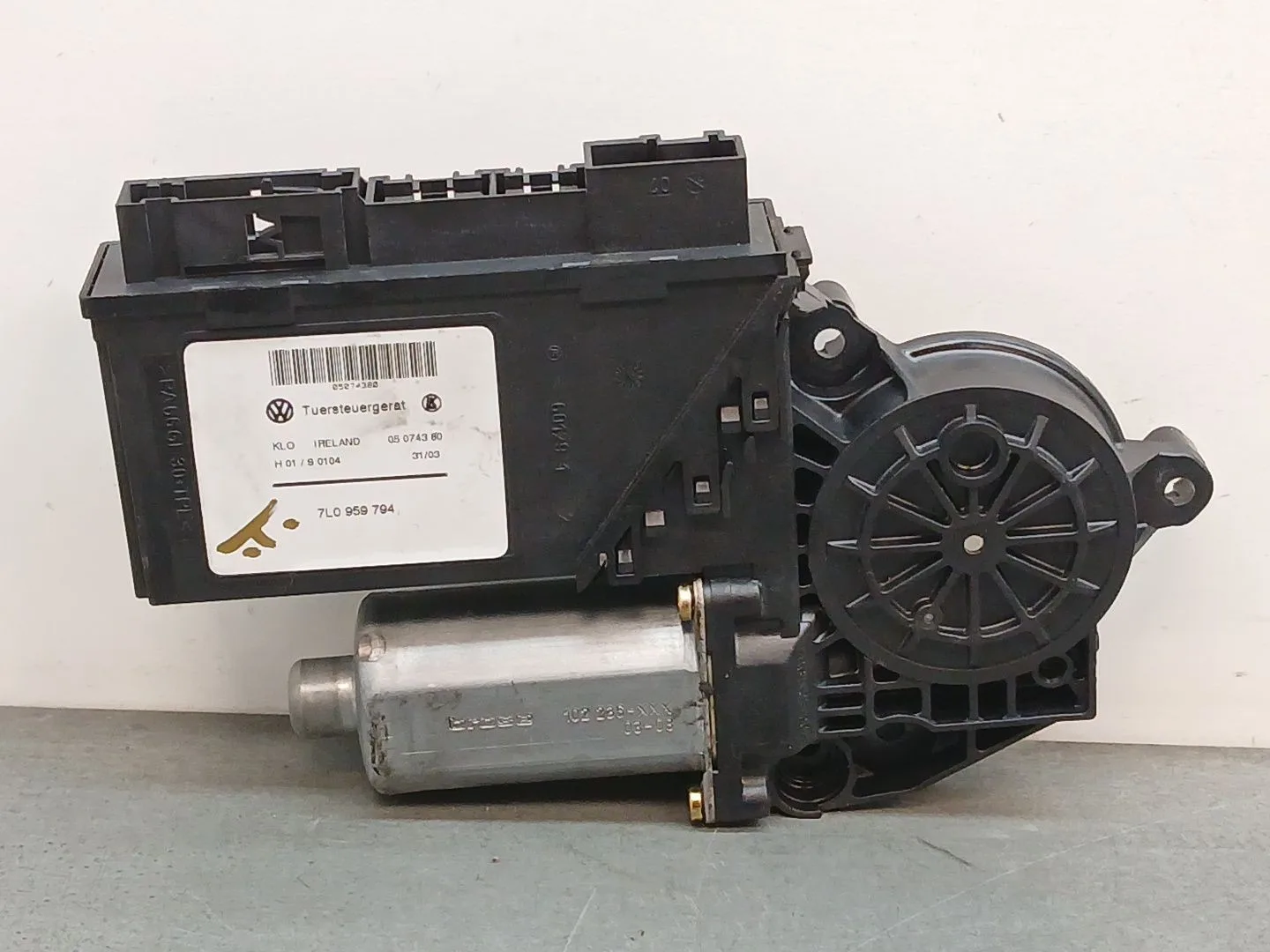 Motor Elevalunas Trasero Derecho para Volkswagen Touareg (7La)